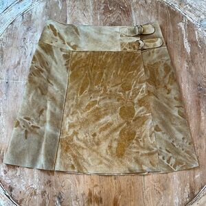 VINTAGE Butterscotch Suede Kilt Skirt, Waist 28”